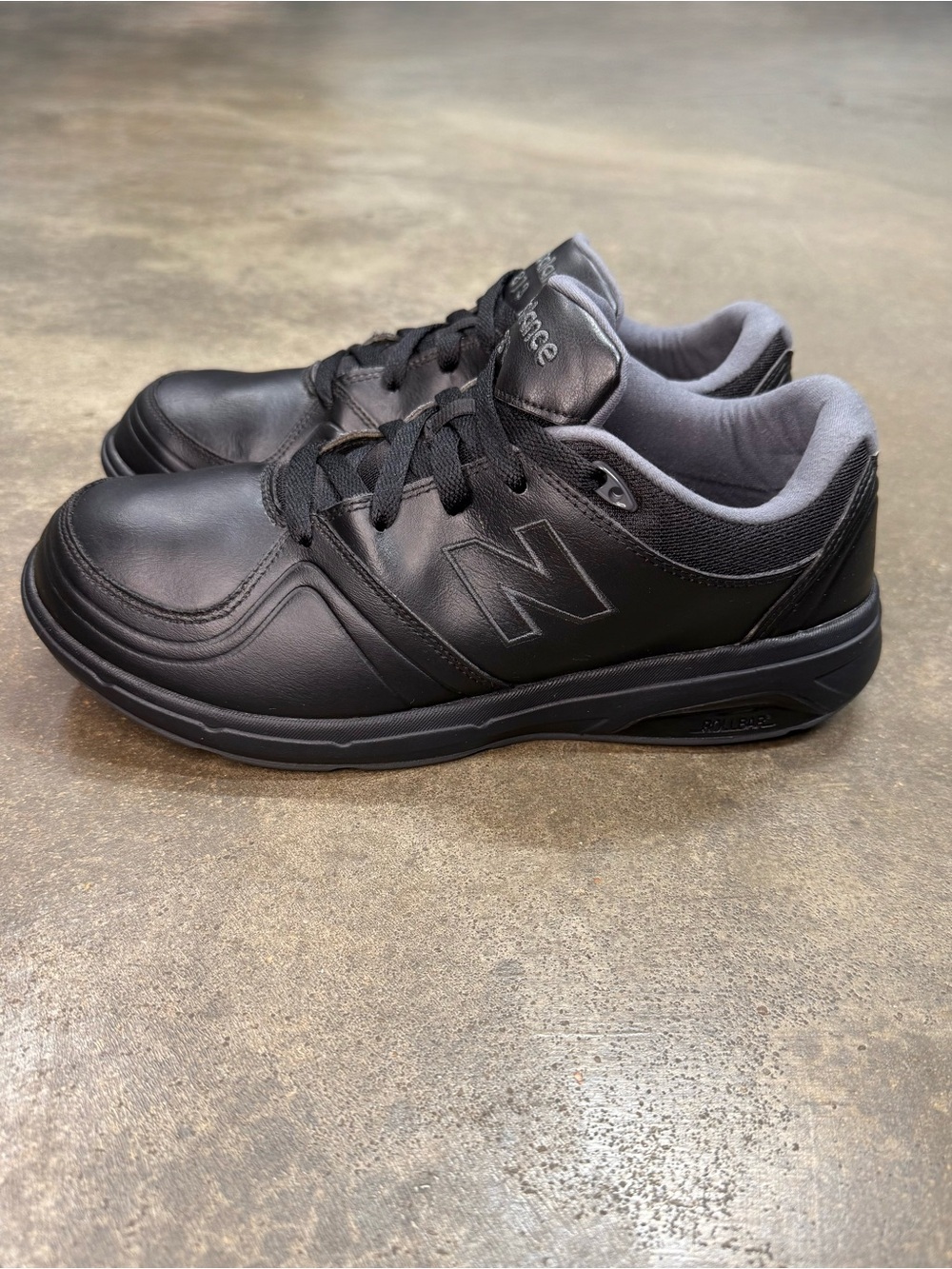 New Balance 813 V1 Womens 10 Black Leather Walking Shoes WW813BK